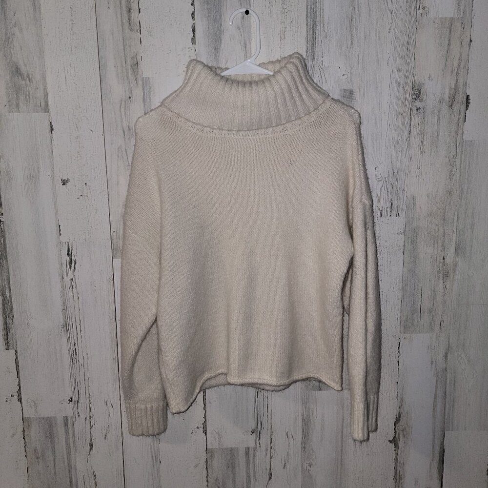🧡Kendall + Kylie Cream Cowl Mock Neck Sweater